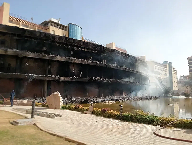 إصابة 23 شخصًا باختناق إثر حريق متجر وشاليه بالساحل الشمالي (2)